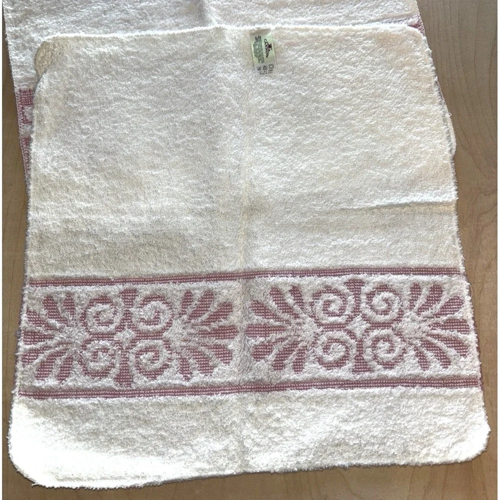 Vintage Cannon Washcloth LOT of 2 New White with Pink Sculpted Santa Cruz Band